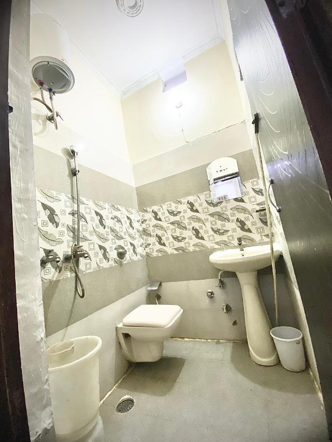 Swaran Hotel Amritsar Ngoại thất bức ảnh