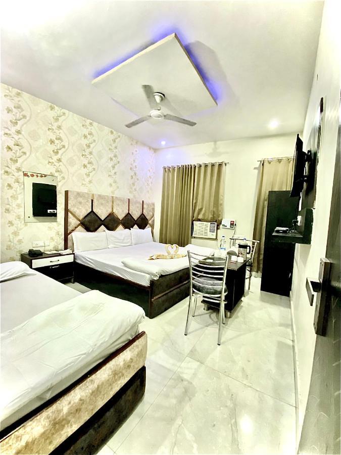 Swaran Hotel Amritsar Ngoại thất bức ảnh