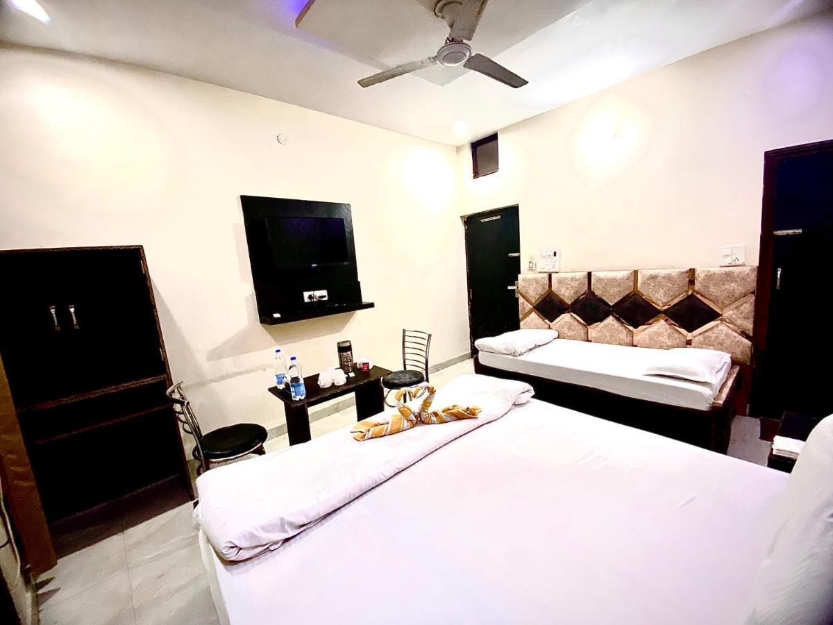 Swaran Hotel Amritsar Ngoại thất bức ảnh