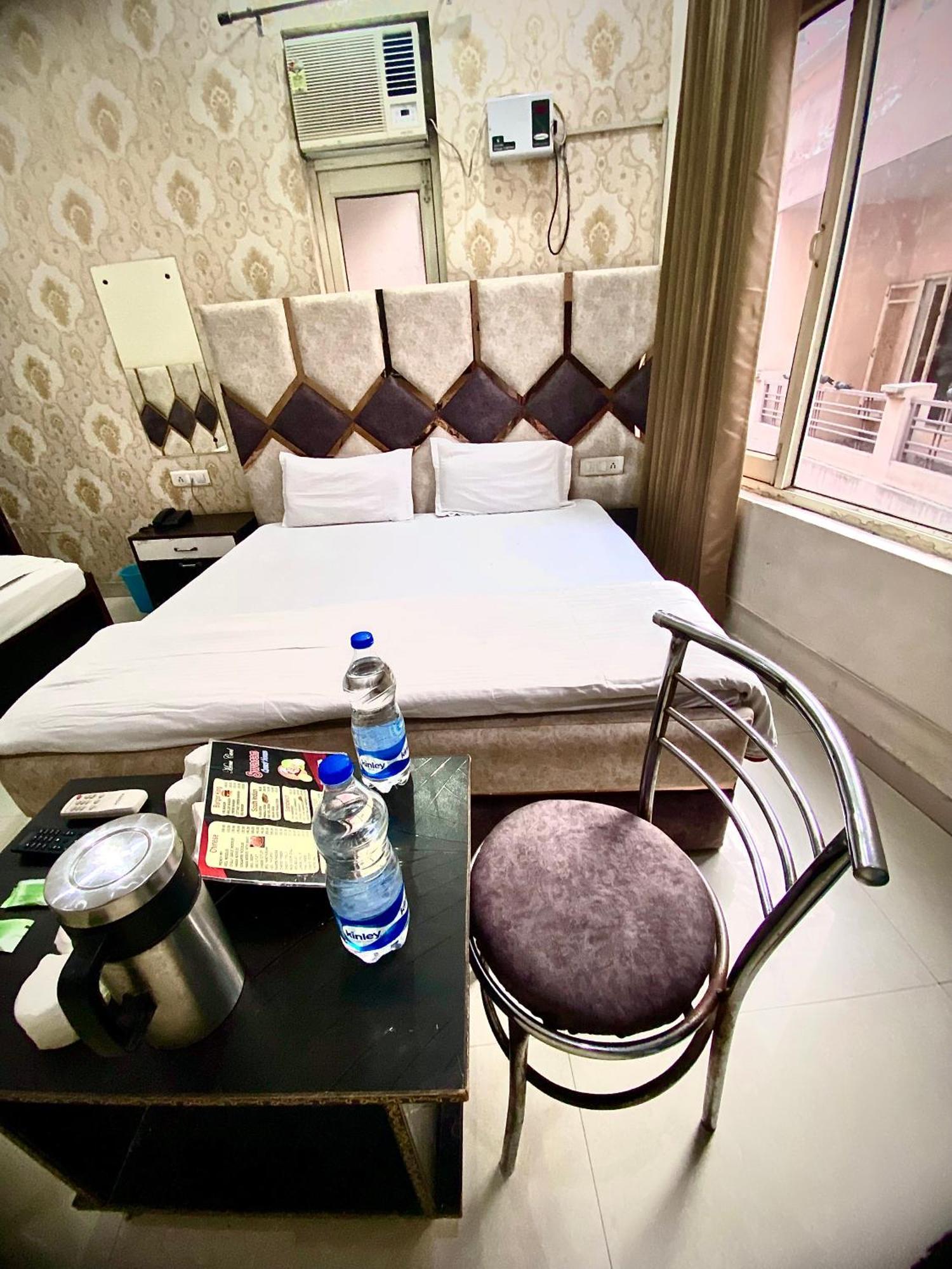 Swaran Hotel Amritsar Ngoại thất bức ảnh